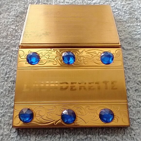 1950s Travel Launderette Wonder Suds Blue Rhinestone Studded Gold Tone Compact - Picture 13 of 16